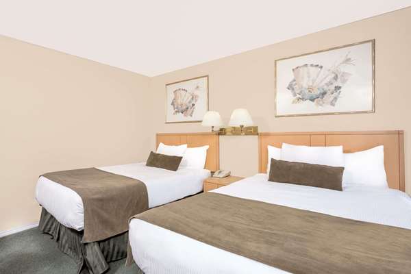  - Howard Johnson Inn Downtown Kamloops