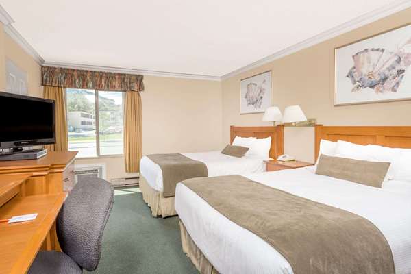  - Howard Johnson Inn Downtown Kamloops
