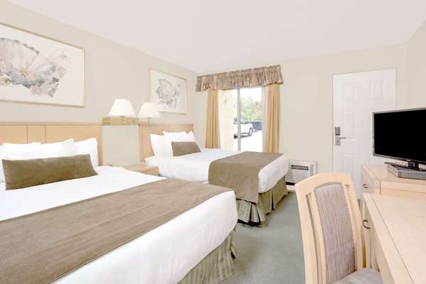  - Howard Johnson Inn Downtown Kamloops