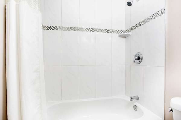  - Howard Johnson Inn Downtown Kamloops