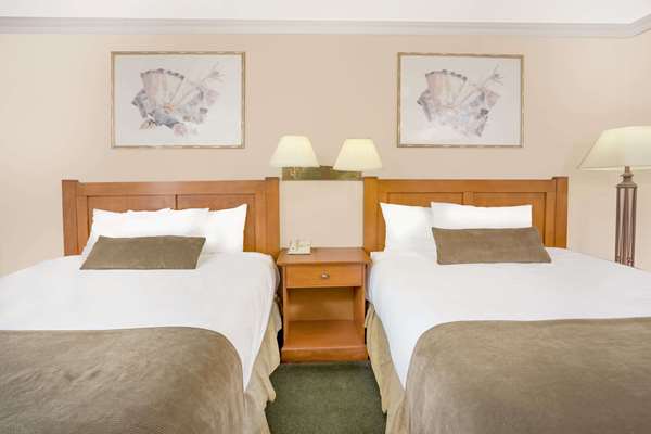  - Howard Johnson Inn Downtown Kamloops