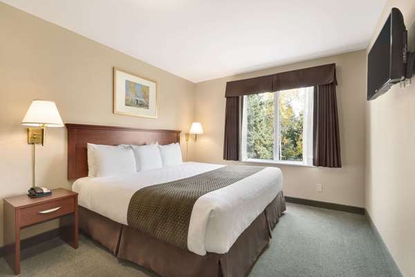Suite - Days Inn North Thunder Bay