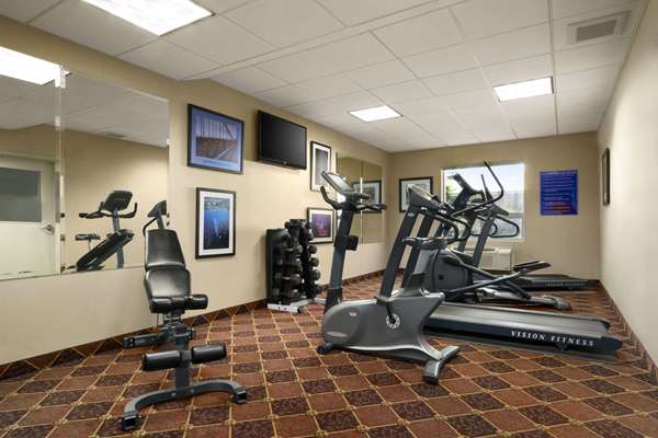 Fitness/ Exercise Room - Days Inn University Edmonton