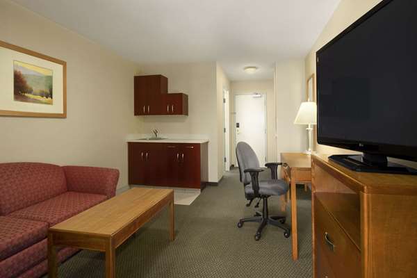 Suite - Days Inn University Edmonton