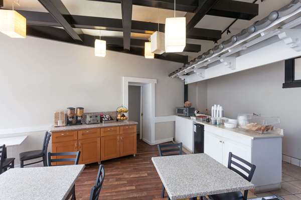 Amenities - Knights Inn Los Angeles