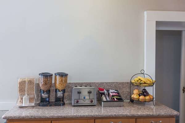 Amenities - Knights Inn Los Angeles