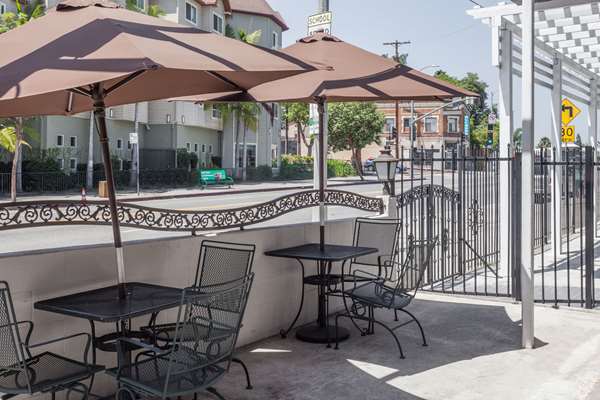 Exterior view - Knights Inn Los Angeles