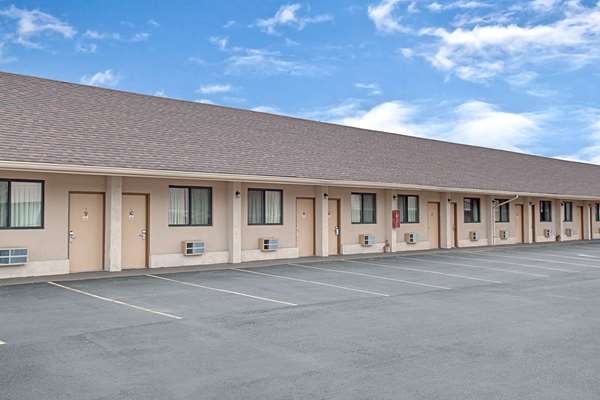 Exterior view - Knights Inn Pine Brook