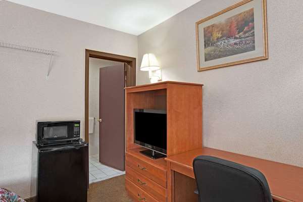  - Knights Inn Pine Brook