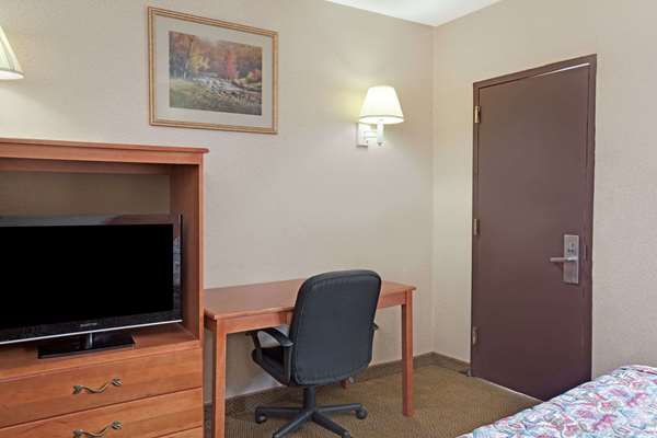  - Knights Inn Pine Brook