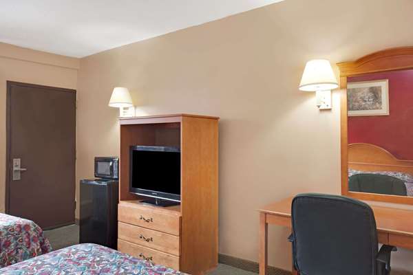  - Knights Inn Pine Brook