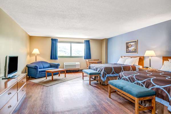 Suite - Super 8 Hotel Mahwah