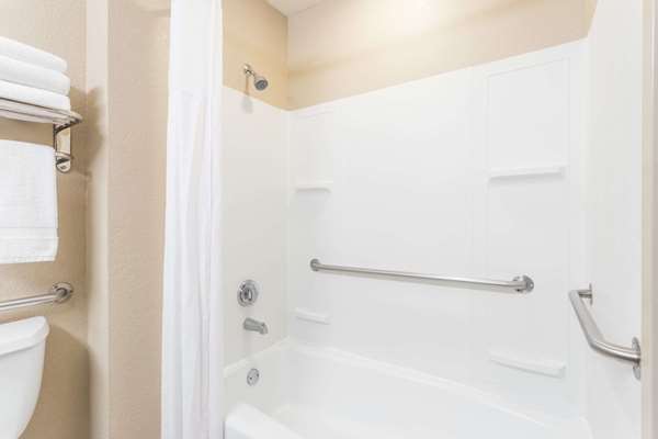  - Days Inn & Suites Lakeland - I-4, Exit 33