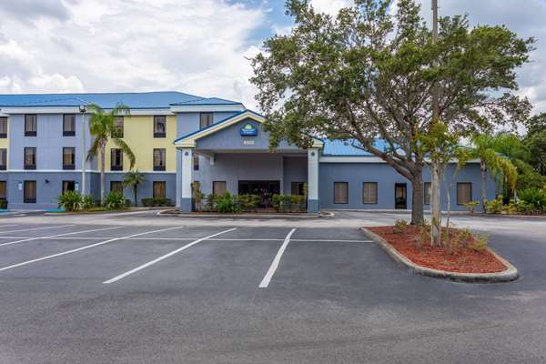 Exterior view - Days Inn & Suites Lakeland - I-4, Exit 33