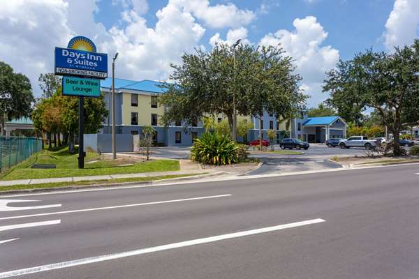 Exterior view - Days Inn & Suites Lakeland - I-4, Exit 33