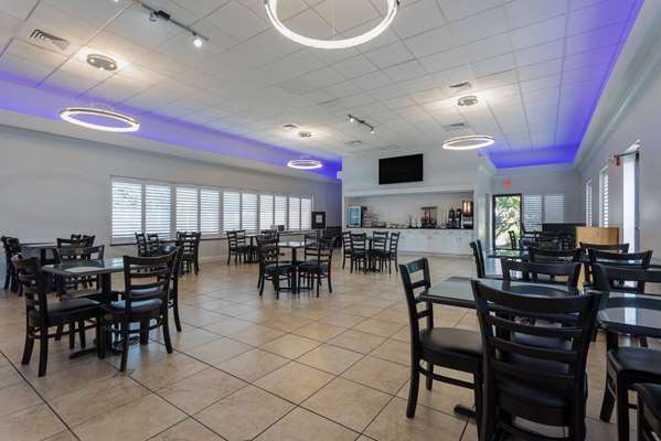  - Days Inn & Suites Lakeland - I-4, Exit 33