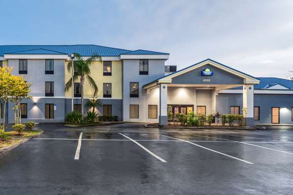 Exterior view - Days Inn & Suites Lakeland - I-4, Exit 33
