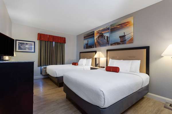  - Days Inn & Suites Lakeland - I-4, Exit 33