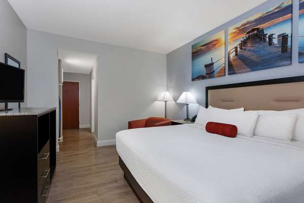 Suite - Days Inn & Suites Lakeland - I-4, Exit 33