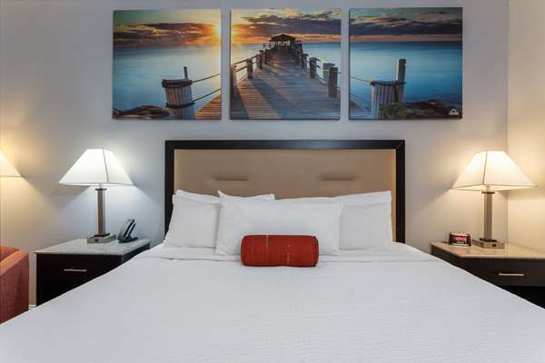 Suite - Days Inn & Suites Lakeland - I-4, Exit 33