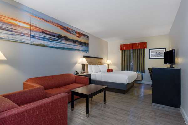 Suite - Days Inn & Suites Lakeland - I-4, Exit 33
