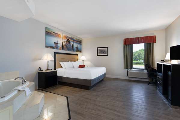 Suite - Days Inn & Suites Lakeland - I-4, Exit 33