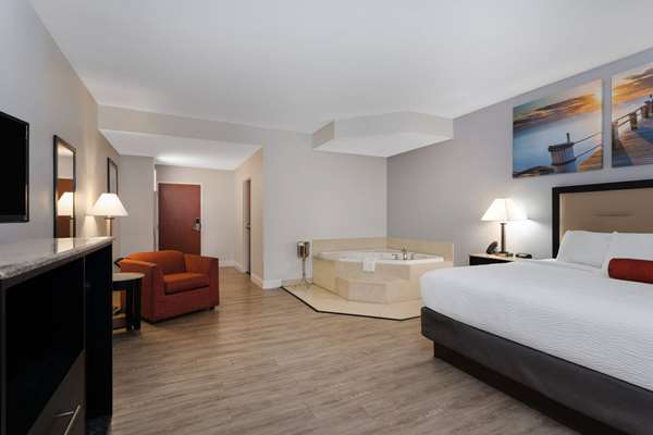 Suite - Days Inn & Suites Lakeland - I-4, Exit 33