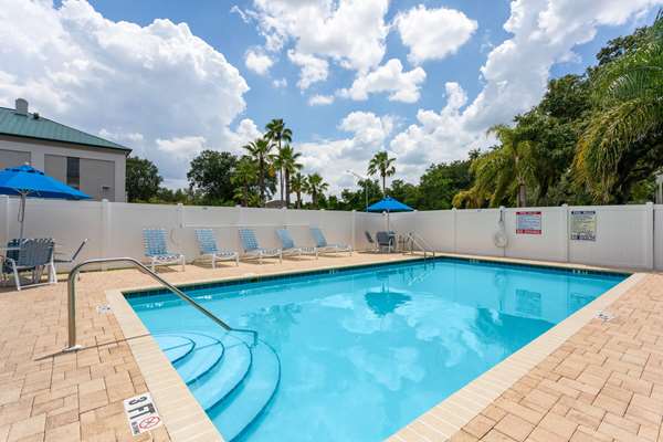 Pool - Days Inn & Suites Lakeland - I-4, Exit 33