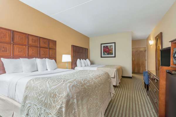  - Ramada Inn North Columbus - I-270, Exit 27