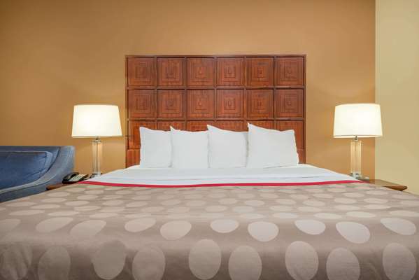  - Ramada Inn North Columbus - I-270, Exit 27