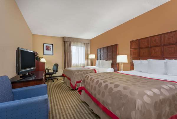  - Ramada Inn North Columbus - I-270, Exit 27