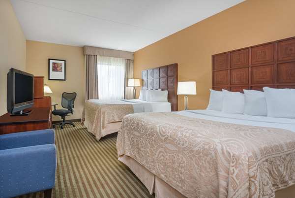 - Ramada Inn North Columbus - I-270, Exit 27