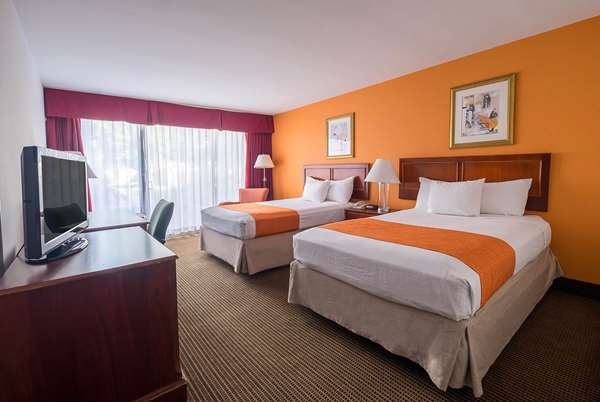  - Howard Johnson Inn Fullerton Hotel & Conference Center - CA 91, Exit 28