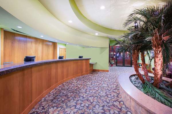  - Ramada Tropics Resort & Conference Center Des Moines - I-35 & I-80, Exit 131