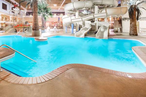 Pool - Ramada Tropics Resort & Conference Center Des Moines - I-35 & I-80, Exit 131