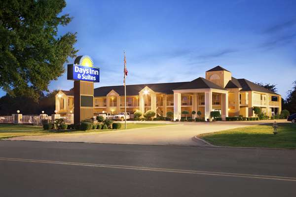 Exterior view - Days Inn & Suites Stuttgart