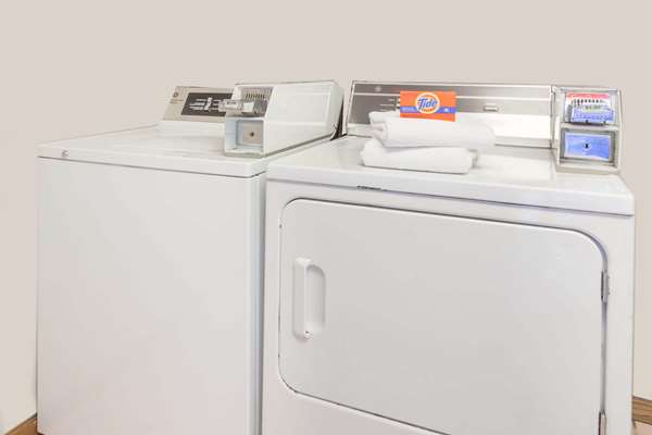  - Howard Johnson Inn Manteno - I-57, Exit 322