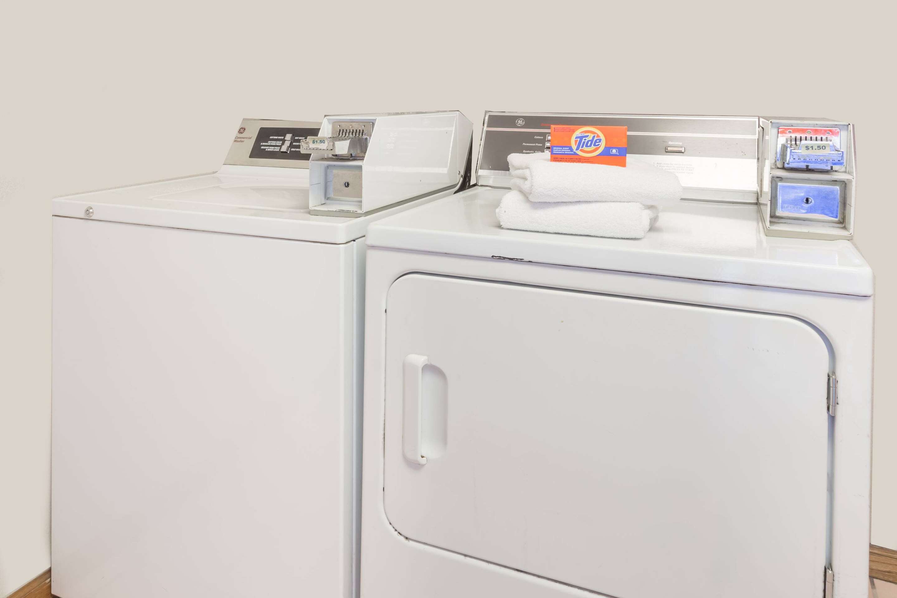 Guest Laundry | Howard Johnson by Wyndham Manteno
