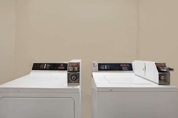  - Days Inn Federal Way - I-5, Exit 142