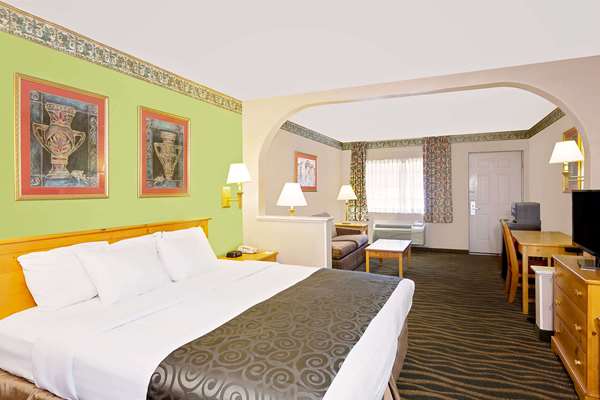  - Days Inn & Suites Starkville