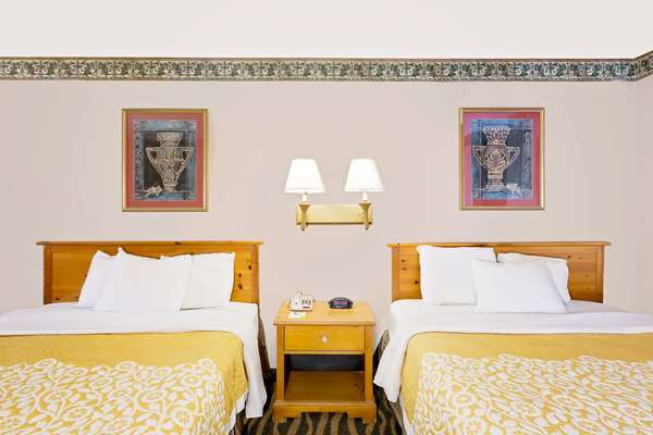  - Days Inn & Suites Starkville