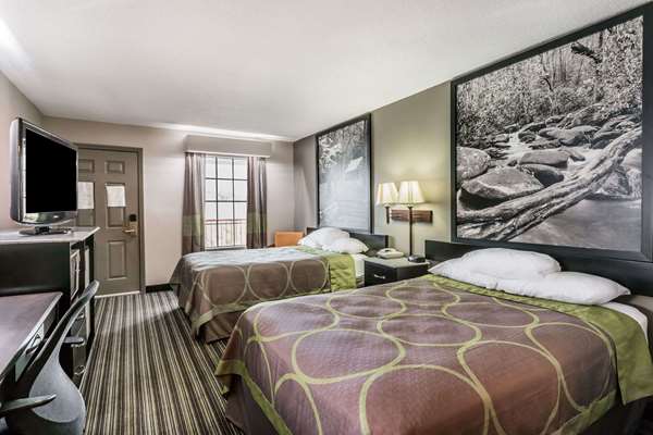  - Super 8 Motel Clinton - I-75, Exit 122