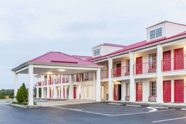 Exterior view - Super 8 Motel Clinton - I-75, Exit 122