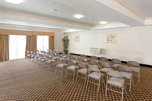  - Howard Johnson Inn & Suites Pico Rivera - I-605, Exit 15