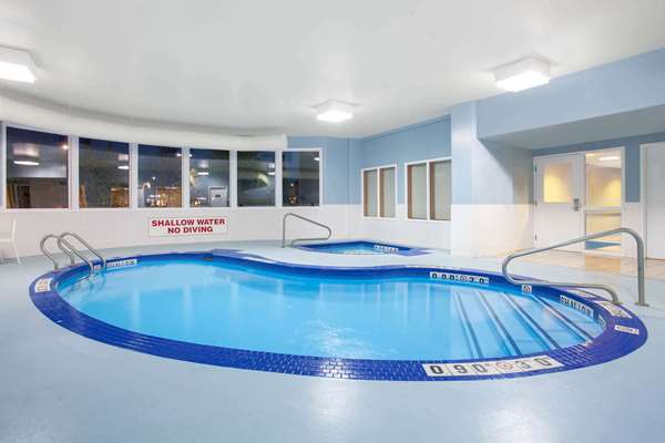 Pool - Super 8 Hotel Midland