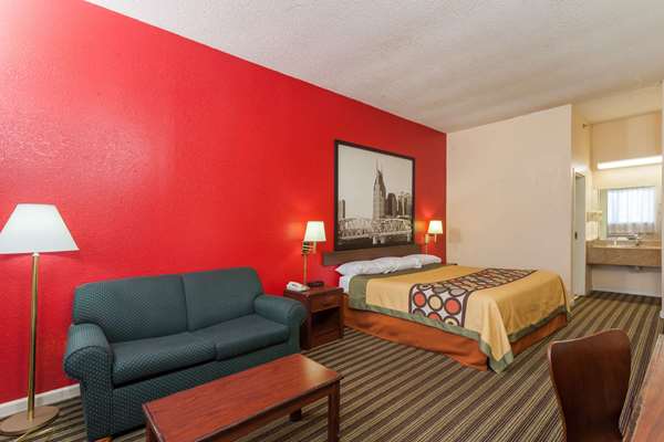  - Super 8 Motel Columbia