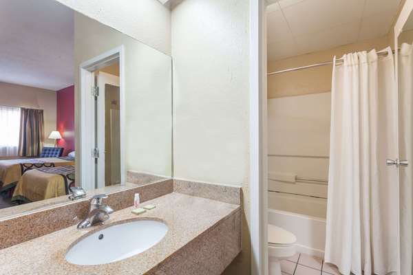  - Super 8 Motel Columbia