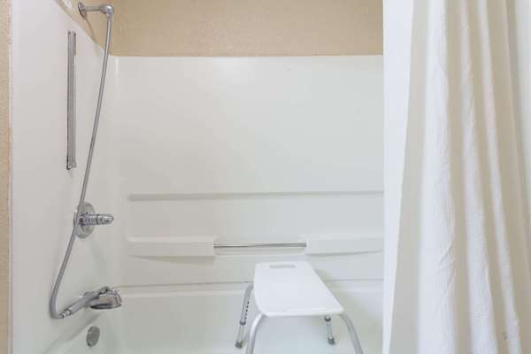  - Super 8 Motel Columbia