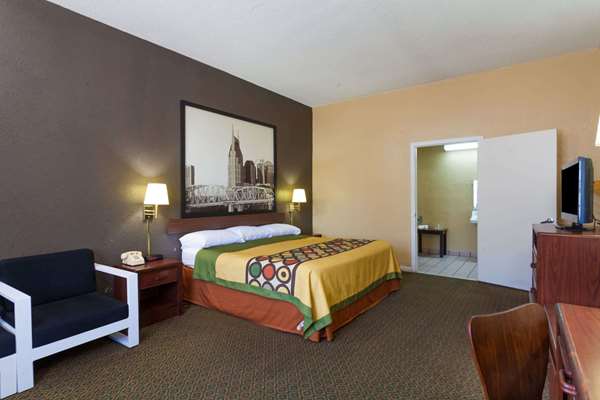  - Super 8 Motel Columbia