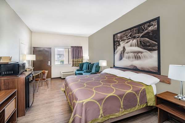  - Super 8 Motel Columbia